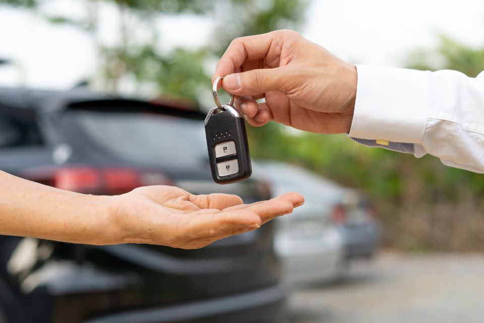 汽車借款非本人可以申辦嗎？汽車借款非車主做到這兩點，當鋪立即放款！